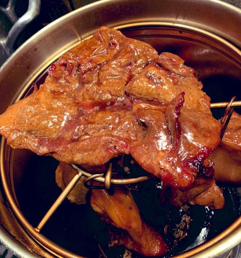 ＜6ヵ月定期便＞【あくた川の箱舟】燻とん（燻製とん骨らーめん）5食入（計6回）