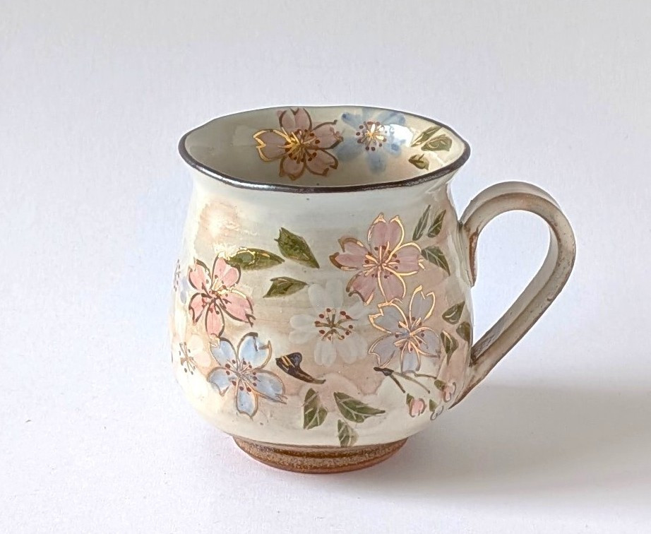 【ギャラリー洛中洛外】優しい色合いの桜が描かれてます 彩さくらマグカップ