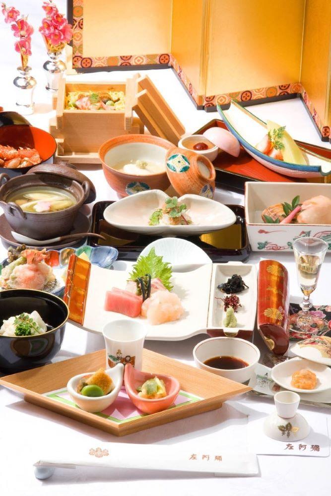 【料亭 左阿彌】昼懐石ペアお食事券［ 京都 料亭 京料理 食事 ランチ 人気 おすすめ 老舗 グルメ チケット 割引 ］