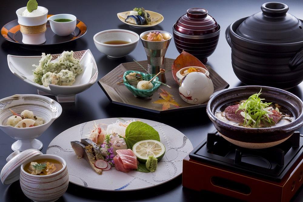 【清水小路 坂のホテル京都】ホテル宿泊ペアチケット(1泊2食付)＜露天風呂付きグランデツイン＞ ［ 京都 清水寺 八坂の塔 スモールラグジュアリー ホテル ペア 宿泊券 人気 おすすめ ホテル 宿泊 旅行 観光 グルメ ふるさと納税 ］