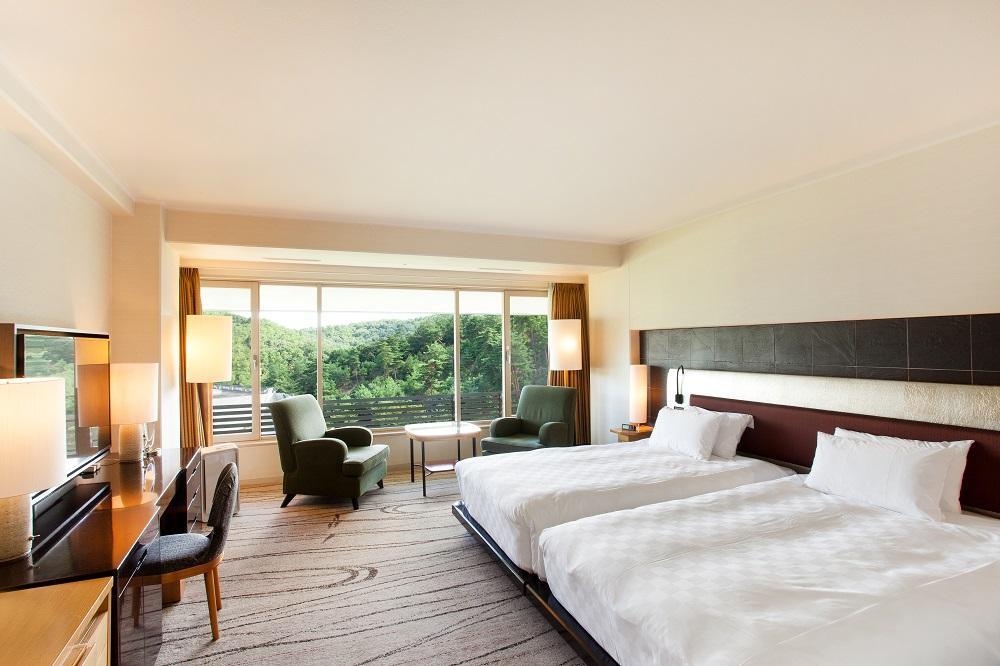 【ザ・プリンス京都宝ヶ池】平休日1泊朝食付 ペア宿泊券《【クラブフロア】ツイン》　［ 京都 旅行 宿泊 ホテル 旅館 人気 おすすめ 割引 チケット クーポン 観光 トラベル 宿 ］