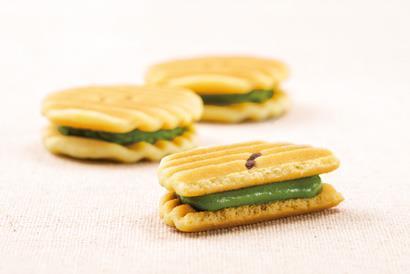 【高島屋選定品】【鼓月】姫千寿せんべい 有機抹茶 12枚入り［ 京都 老舗 和菓子 千寿せんべい 有名店 和菓子 人気 おすすめ お菓子 スイーツ お取り寄せ 通販 ギフト プレゼント 贈答 ふるさと納税 ］