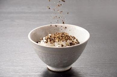 【下鴨茶寮】下鴨昆布(角瓶90g)［ 京都 老舗 料亭 ミシュラン 料亭のふりかけ 北海道産真昆布使用 人気 おすすめ グルメ 京料理 京懐石 ギフト プレゼント お取り寄せ 通販 送料無料 ふるさと納税 ］