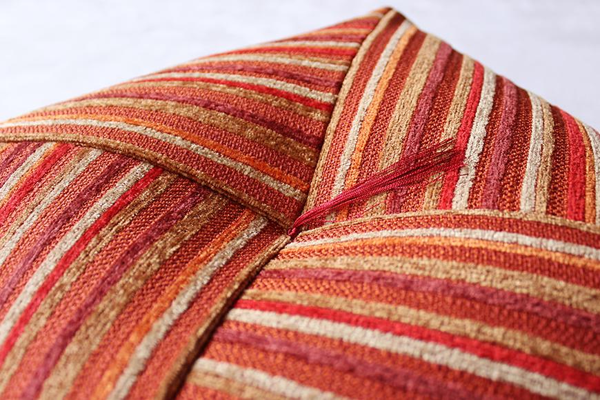 【 洛中高岡屋 】シンプルなデザインと素材感 おじゃみ座布団（グラフ・レッド）