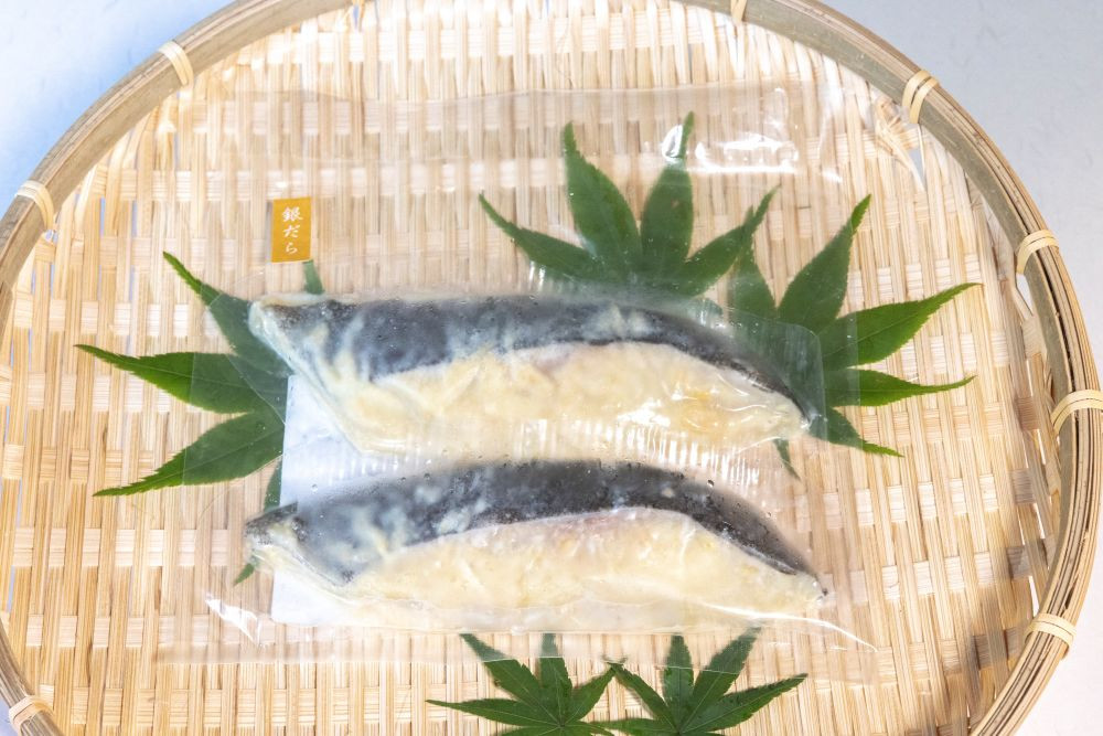 【辻為商店】4種の西京漬けセット 8切（鰆、銀だら、カラスカレイ、紅鮭）［ 京都 鮮魚専門店 西京漬け セット さわら 銀鱈 からすがれい 紅鮭 人気 おすすめ グルメ 海鮮  お取り寄せ  通販 送料無料 ふるさと納税  ］