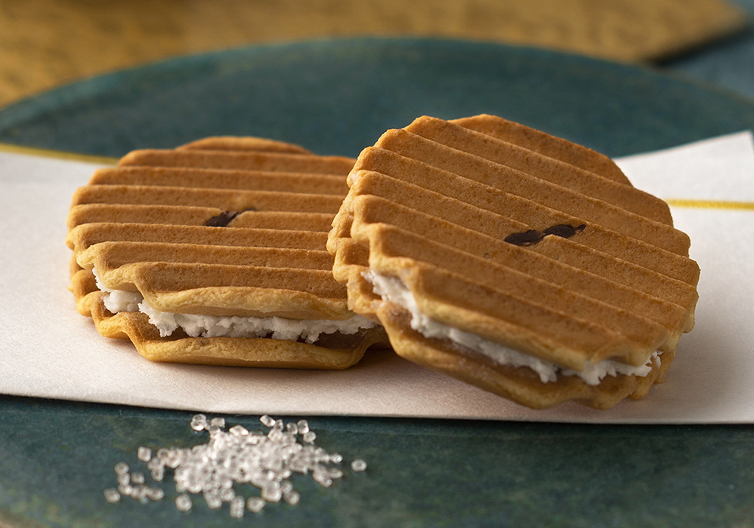 【鼓月】迎春銘菓撰２種詰合せ(プレミアム千寿せんべい６枚、春献上６枚入)｜京都 和菓子 有名店 人気セット 和菓子［ 老舗 和菓子 千寿せんべい 有名店 人気 おすすめ 食べ比べ お菓子 スイーツ お取り寄せ 通販 ギフト プレゼント 贈答 送料無料 ふるさと納税 ］ 