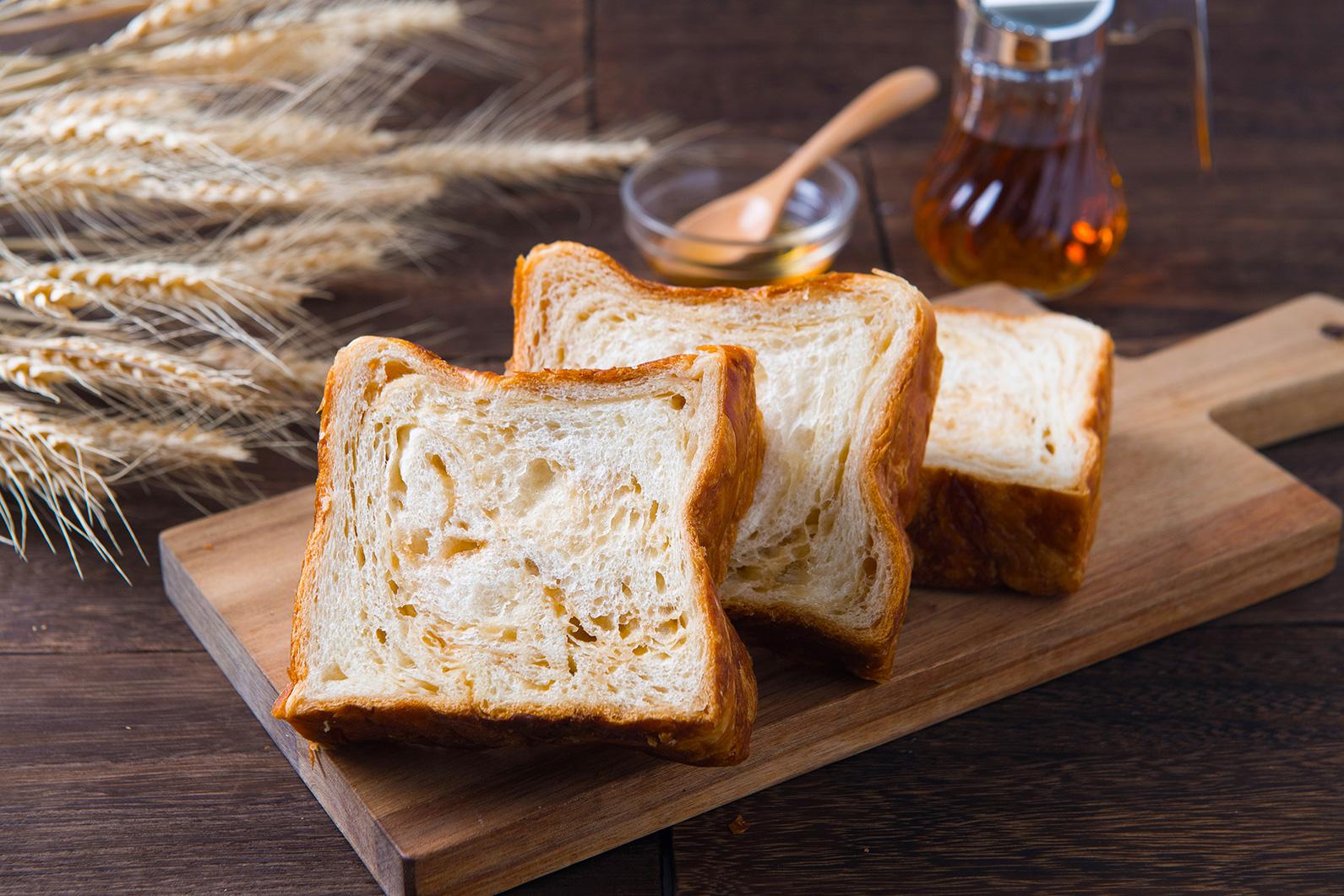 【ANDE】デニッシュ食パン5点セット（ プレーン1斤、メープル・ショコラ―デ・紅茶・ストロベリー各ハーフサイズ）