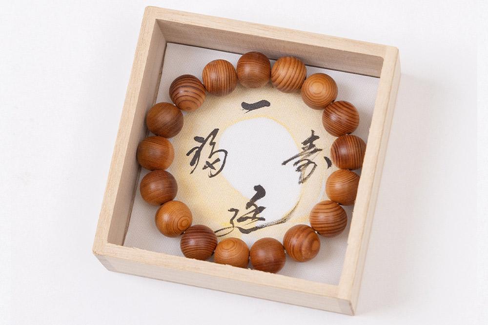 【意匠京念珠板倉】特選念珠ブレスレット腕輪 屋久杉 12mm玉 桐箱&証明書付（京都府伝統産業優秀技術継承）