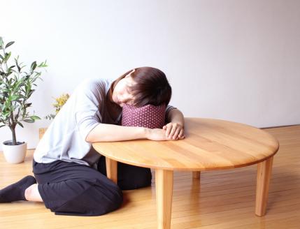 【洛中高岡屋】使い方がいろいろな寛ぎのアイテム さいころ枕（あられ紫）