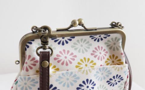 【AYANOKOJI】がま口お散歩ポシェット(京都菊菱 白)