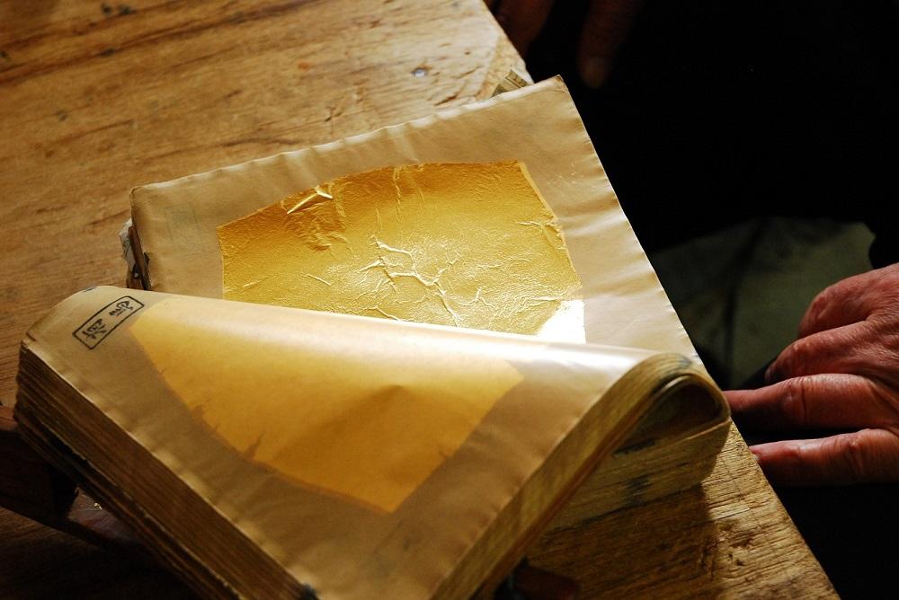 【寺島保太良商店】絲 tabane チョーカー［ 京都 工芸ブランド 絹素材 手作り 首元 人気 おすすめ アクセサリー コンパクト 上品 軽量 ギフト お取り寄せ 通販 送料無料 ふるさと納税 ］