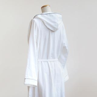 【大東寝具】ガーゼフードつきローブ 3重合わせ 白 Mサイズ（ユニセックス）chambre de D KYOTO［ 京都 寝具 老舗 ガーゼ バスローブ 人気 おすすめ リラックス 健康 お取り寄せ 通販 送料無料 ふるさと納税 ］