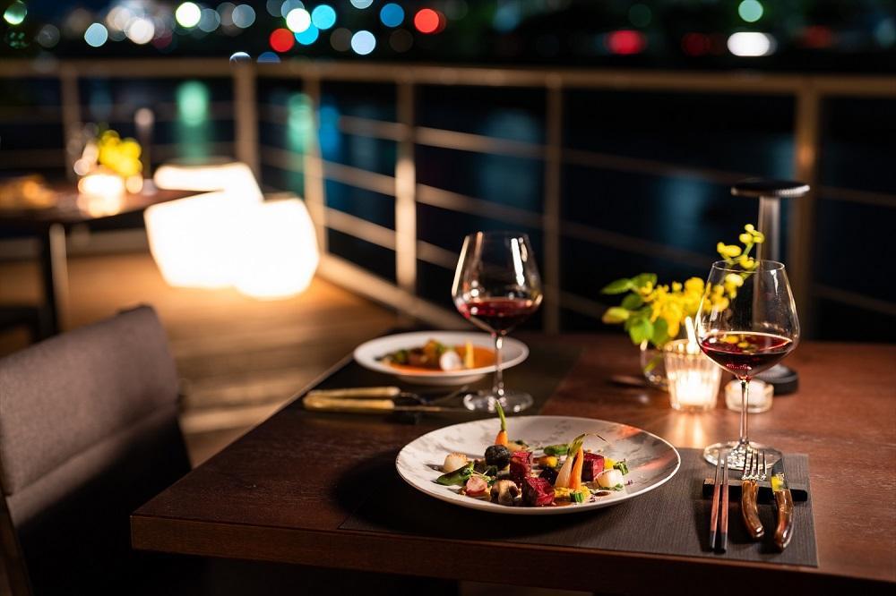 【レストラン アトールテラスカモガワ】「鴨川沿いで京フレンチを堪能」ディナーコースお食事券（2名様用）［ 京都 京料理 食事 ディナー 人気 おすすめ 老舗 グルメ チケット 割引 ］