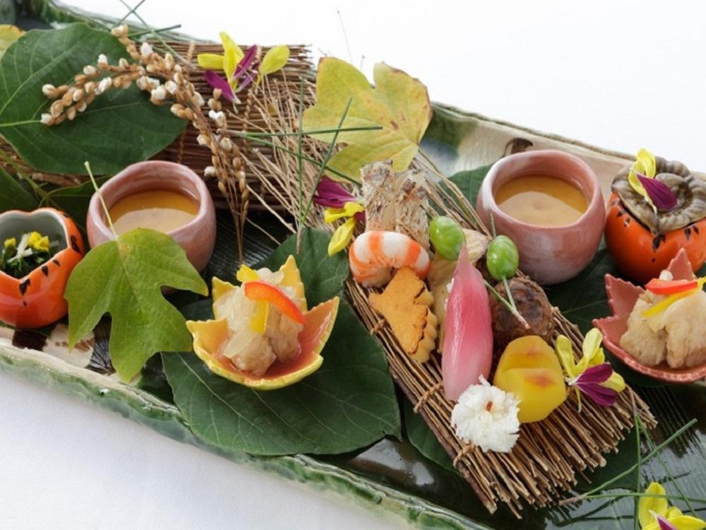 【ホテルモントレ京都】平休日1泊2食付ペア宿泊券《スーペリアツイン》［京都 旅行 宿泊 ホテル 旅館 人気 おすすめ 割引 チケット クーポン 観光 トラベル 宿］