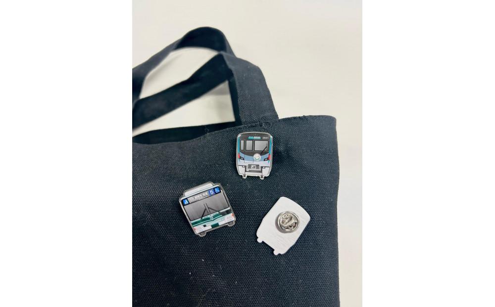 【京都市交通局】京都市バス方向幕タオルと市バス・地下鉄ピンバッジのセット