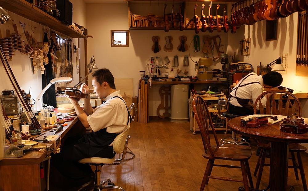 【高島屋選定品】〈Liuteria-TAKADA〉アトリエ製マエストロ監修の完全手工製バイオリン［ 弦楽器専門店 バイオリン 京都市 アトリエ マエストロ 監修 楽器 音楽 趣味 人気  おすすめ 伝統技術 職人 クラシック 音楽教育 プレゼント ギフト 演奏 高品質 文化体験 ふるさと納税 ］