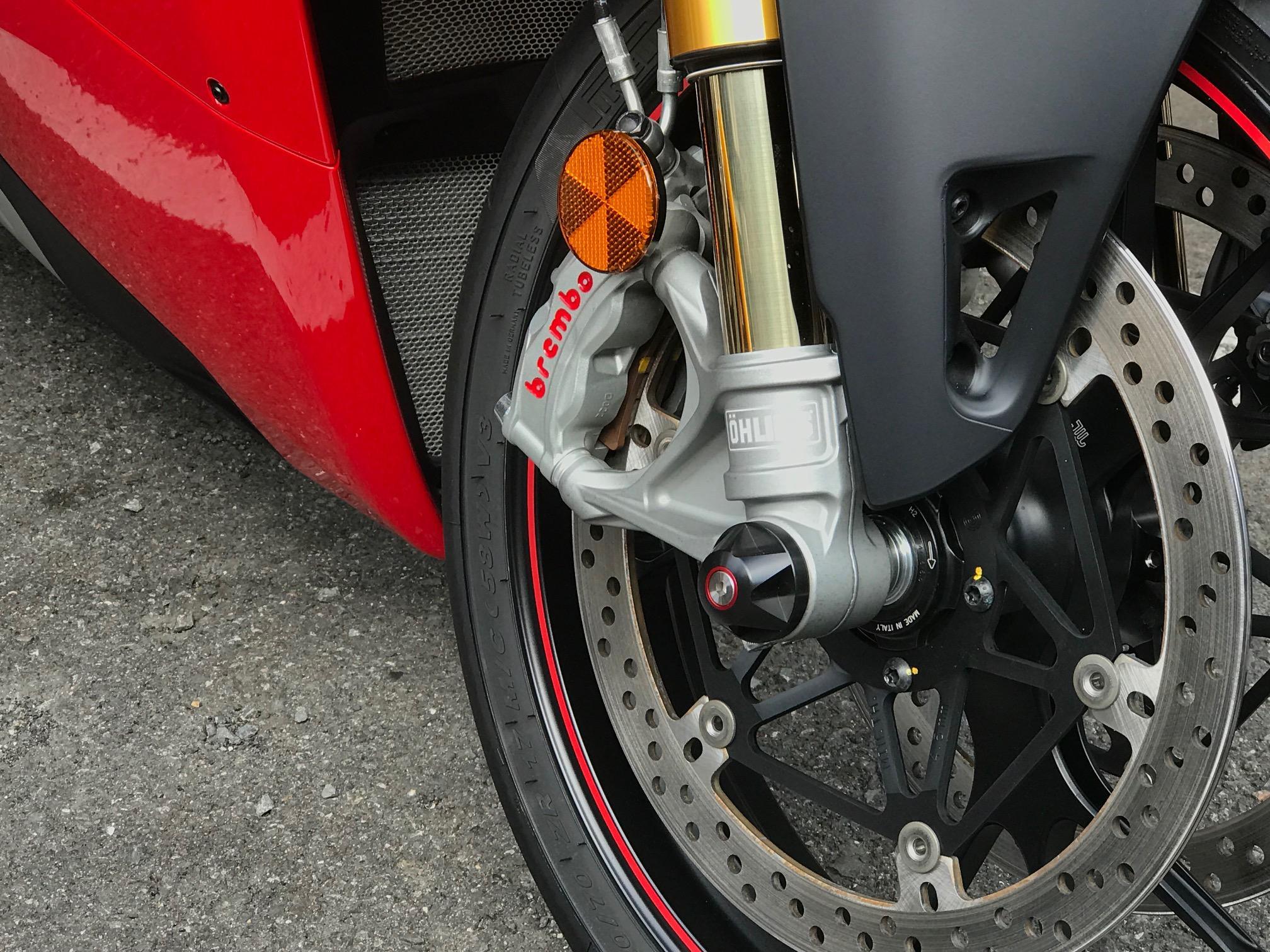 【AELLA】DUCATI パニガーレ/ディアベル｜フロントアクスルスライダー(PANIGALE /DIAVEL) AE-68012 ［ 京都 バイク カスタム パーツ 人気 おすすめ ツーリング ライダー バイカー メーカー ギア ドゥカティ お取り寄せ 通販 ふるさと納税 ］