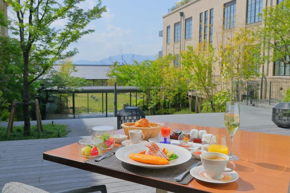 【ザ・ホテル青龍 京都清水】ホテル宿泊ギフト券5万円分(ホテルの宿泊、レストラン等で使用可)［京都 清水寺 八坂の塔 古都の街並み ラグジュアリー ホテル 宿泊 ギフト券 割引券 割引 チケット 宿泊券 人気 おすすめ ホテル 宿泊 旅行 観光 グルメ ルーフトップ ふるさと納税 ］