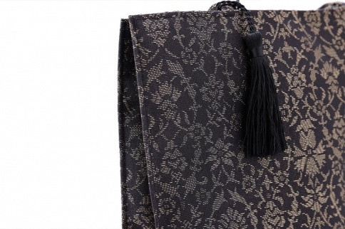 【伊と幸】《白生地の老舗が贈る》絹のフォーマルサブバッグ（墨黒）