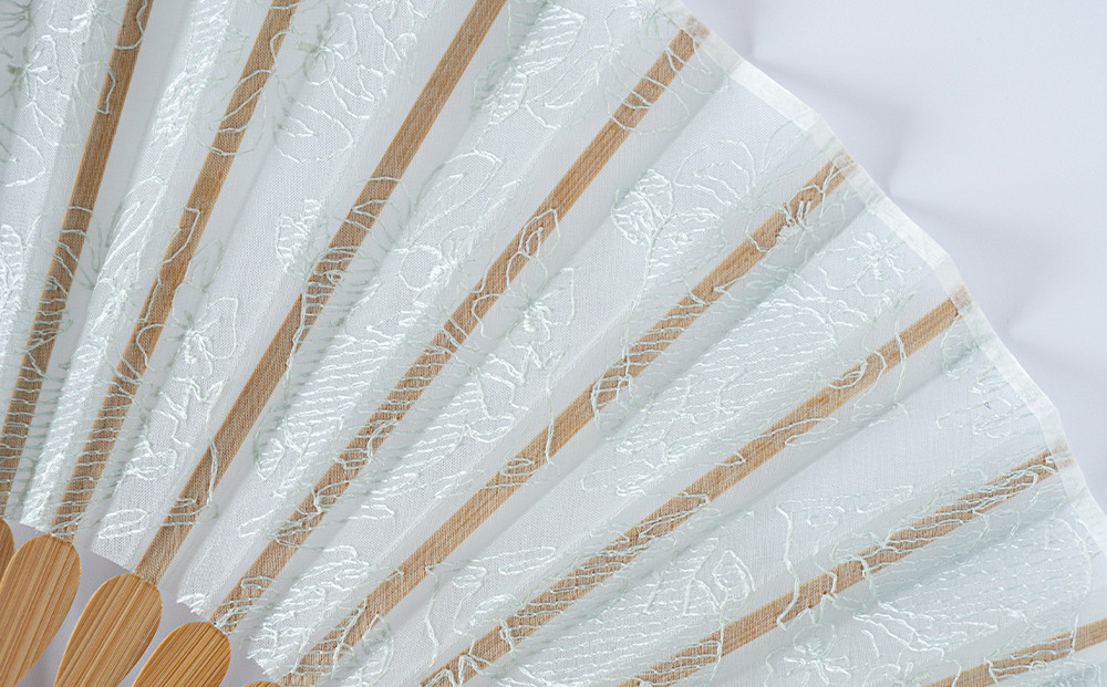 【伊と幸】《白生地の老舗が贈る》染め透扇子(花莵/瓶覗色)［ 京都 老舗 京扇子 人気 おすすめ 刺繍 和装 着物 絹 ギフト お取り寄せ 通販 送料無料 ふるさと納税 ］