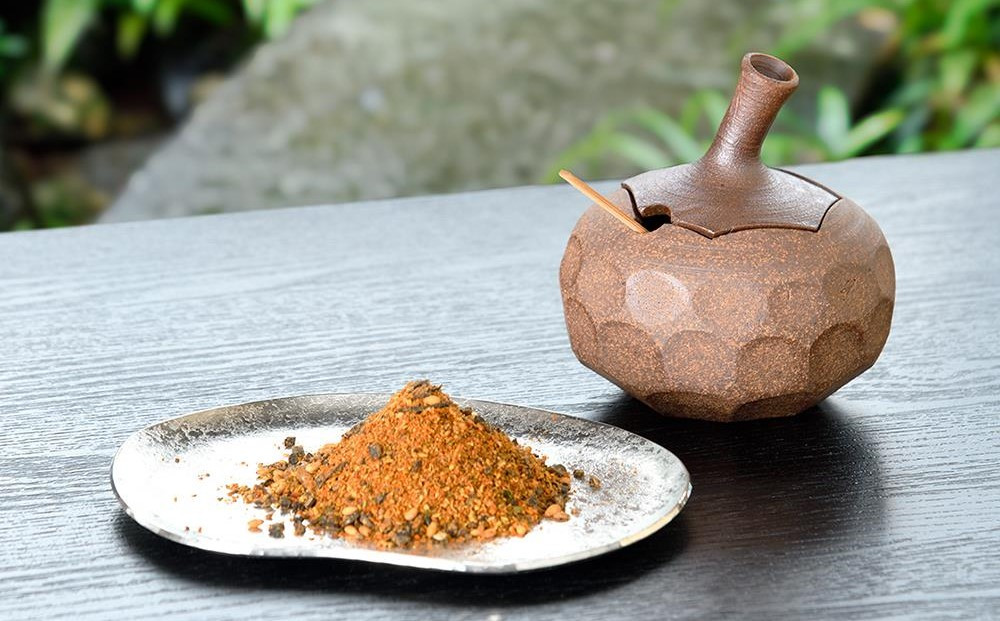 【下鴨茶寮】料亭の昆布とうがらし(2g×8袋セット) [ 京都 老舗 料亭 ミシュラン 調味料 ふりかけ 七味 人気 おすすめ グルメ 京料理 京懐石 ギフト プレゼント お取り寄せ 通販 送料無料 ふるさと納税 ]