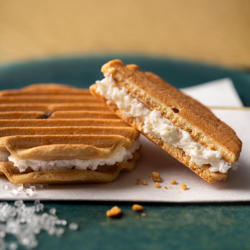 【期間限定～12/7】＜お歳暮・冬ギフト＞【鼓月】銘菓撰詰合せ 22個入り（プレミアム千寿せんべい8枚、万都の葉2個、姫千寿せんべいキャラメル林檎4枚、一枝の梅2個、苺の香6個）｜京都 和菓子 千寿せんべい 有名店 人気 和菓子［ 老舗 和菓子 千寿せんべい 有名店 人気 おすすめ お菓子 スイーツ お取り寄せ 通販 ギフト プレゼント 贈答 送料無料 ふるさと納税 ］