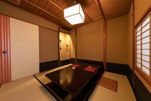 【左近太郎 本店】ペアお食事券 ＜個室席確約＞