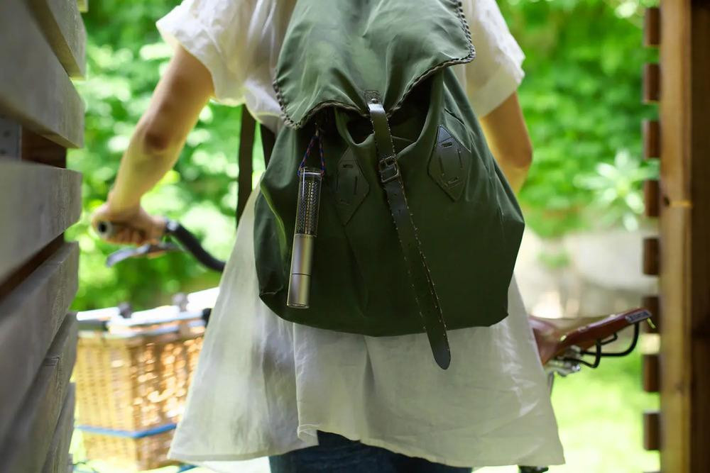 【世界初の全方位受光ソーラー】スフェラースティック（ソーラーLEDペンライト）＜ネイビー＞［ 京都 世界初 太陽電池 スフェラ―パワー ランプ アウトドア キャンプ LEDライト LED 災害用 電気 間接照明 照明 ふるさと おしゃれ かっこいい 京都 通販 送料無料 ふるさと納税 ］ 