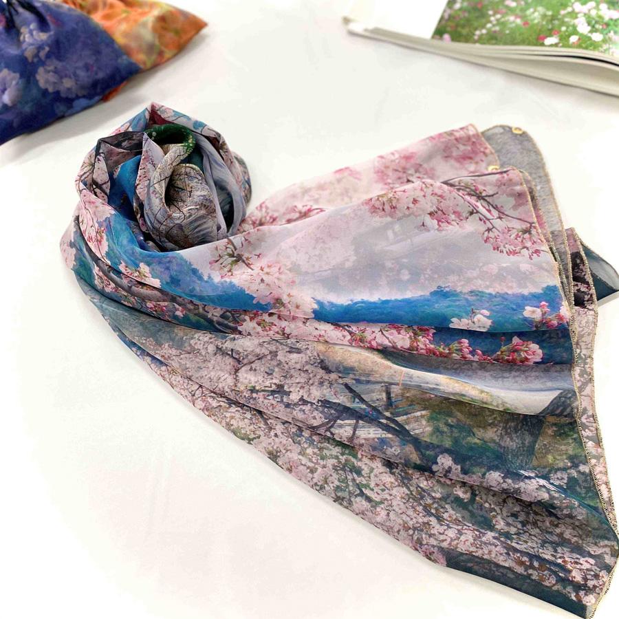【マルナカ商事】京都スカーフ　「桜匂う  ～渡月橋～」 1枚