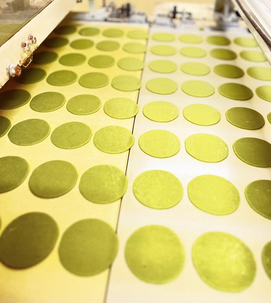 【クレーム デ ラ クレーム】クリスピーチョコヴァッフェル抹茶（１２枚）