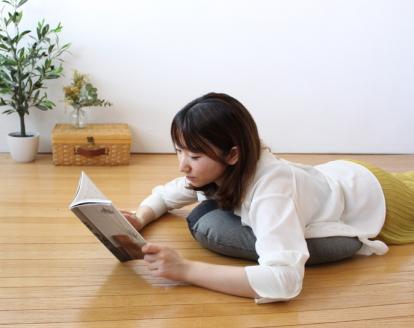 【洛中高岡屋】こだわり設計のかわいいクッション『うたたねクッション Utane（うたね）』（御納戸＆紙屋紙）