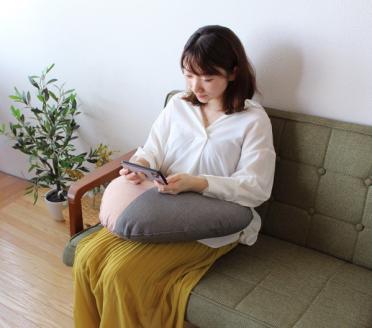 【洛中高岡屋】こだわり設計のかわいいクッション『うたたねクッション Utane（うたね）』（里桜＆紙屋紙）