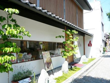 【京都パティスリーボゥ・ベル・ベル】ハートのマドレーヌお抹茶16個入り