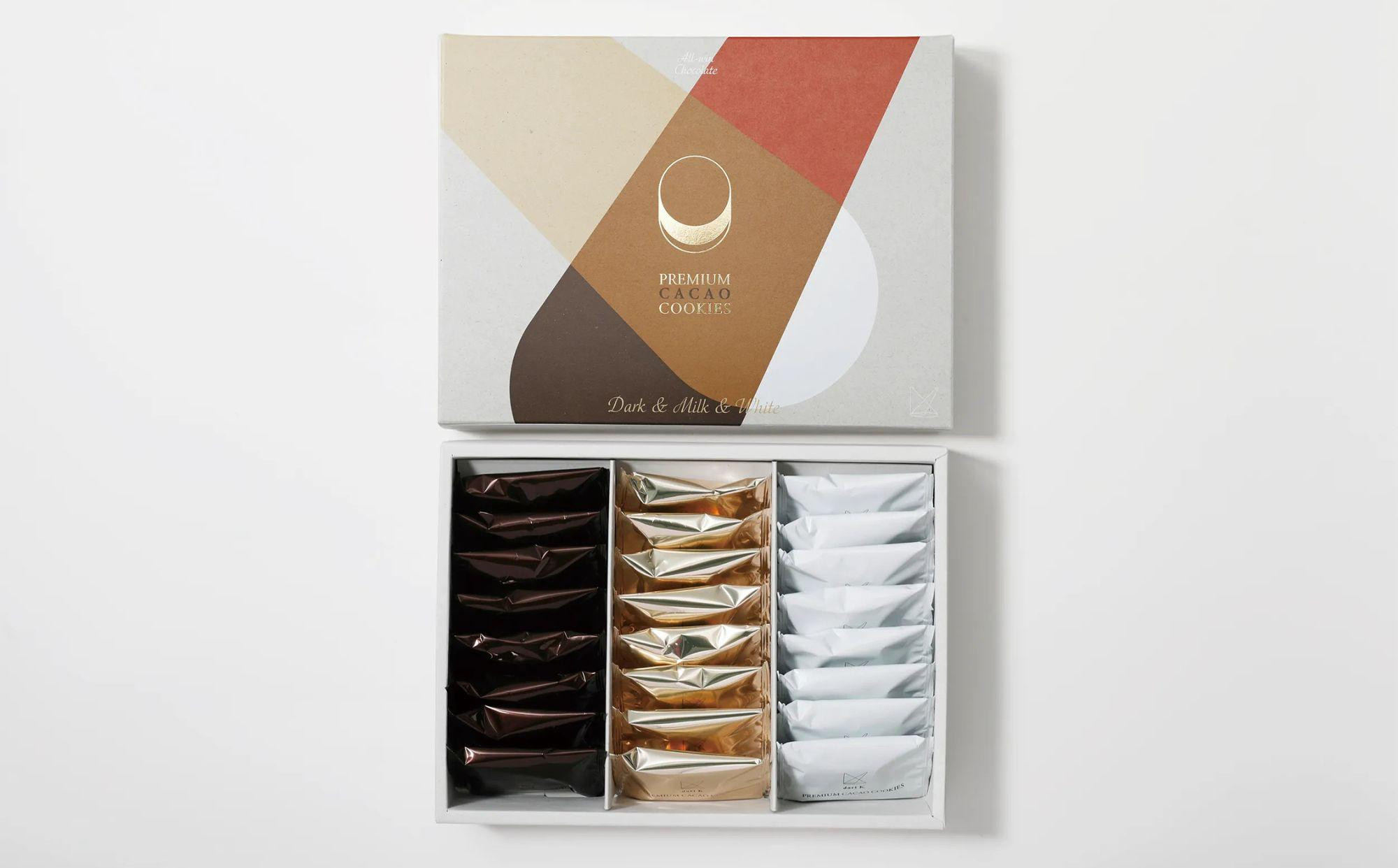 【高島屋選定品】＜dari K(ダリケー）＞カカオサンドクッキー24枚入（ダーク・ミルク・ホワイト×8枚）［ 京都 チョコレート カカオを通して世界を変える 人気 おすすめ ギフト プレゼント 贈答 お取り寄せ お菓子 スイーツ ］