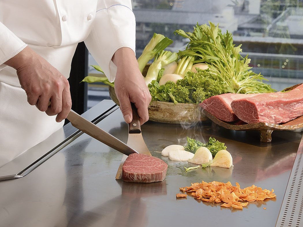 【ホテルグランヴィア京都／15階 鉄板焼 五山望 】レストランペアチケット(ランチ)［ 京都駅直結 人気ホテル 食事券 ホテル最上階 京都の街並みを一望 ランチ コース料理 2名様分 人気 おすすめ 食事 グルメ 旅行 観光 ホテル ふるさと納税］