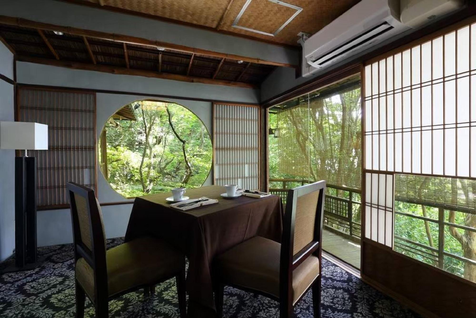 【サロン・ド・カンバヤシ】五段重アフタヌーンティー “京KASANE”お土産付きプラン 1名様 チケット | 京都 老舗 アフタヌーンティー 食事券［ アカガネリゾート京都東山1925 老舗茶舗 宇治茶 アフタヌーン 食事券 スイーツ 煎茶 紅茶 カフェ 人気 おすすめ 記念 お祝い ホテル 旅行 観光 食事 ふるさと納税 ］