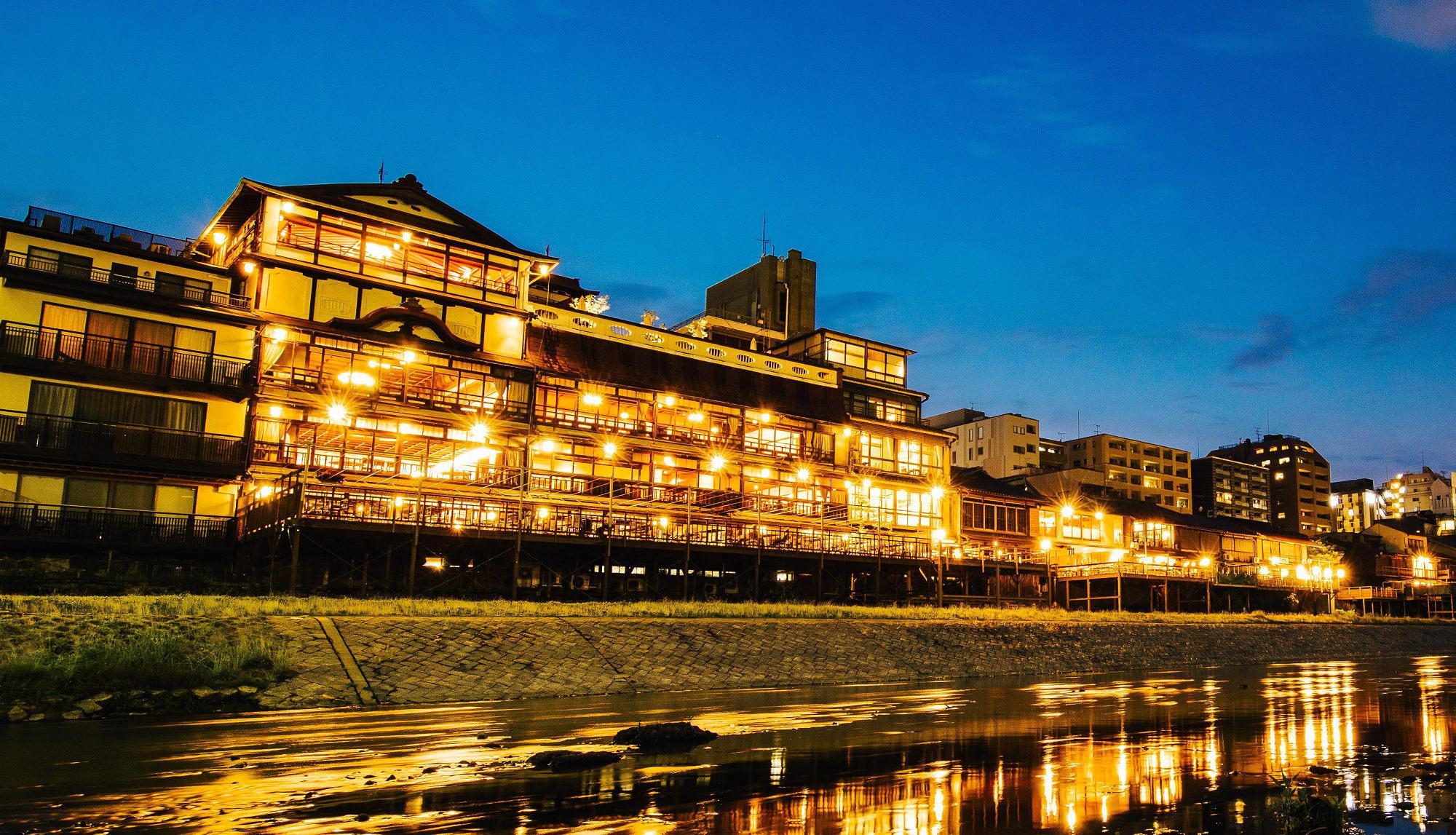 【季節限定】レストラン ルアン 天空テラスディナーペア食事券｜京都木屋町 鮒鶴 人気リゾート フレンチ 食事券［ フレンチ 天空テラス ディナー コース料理 食事券 2人 美食 グルメ 人気 おすすめ 記念 お祝い ホテル 旅行 観光 食事 ふるさと納税 ］