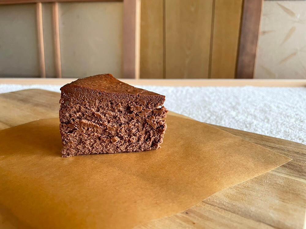 【京都チーズケーキ博物館】カマンベールのニューヨークチーズケーキ（カカオ）［ 京都 スイーツ ケーキ おいしい 人気 おすすめ お取り寄せ お菓子 洋菓子 ］ 