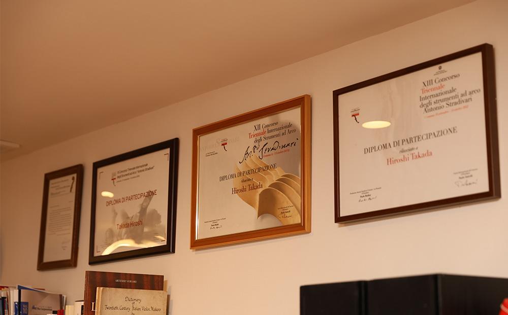 【高島屋選定品】〈Liuteria-TAKADA〉アトリエ製マエストロ監修の完全手工製チェロ［ 弦楽器専門店 チェロ 京都市 アトリエ マエストロ 監修 楽器 音楽 趣味 人気  おすすめ 伝統技術 職人 クラシック 音楽教育 プレゼント ギフト 演奏 高品質 文化体験 ふるさと納税 ］