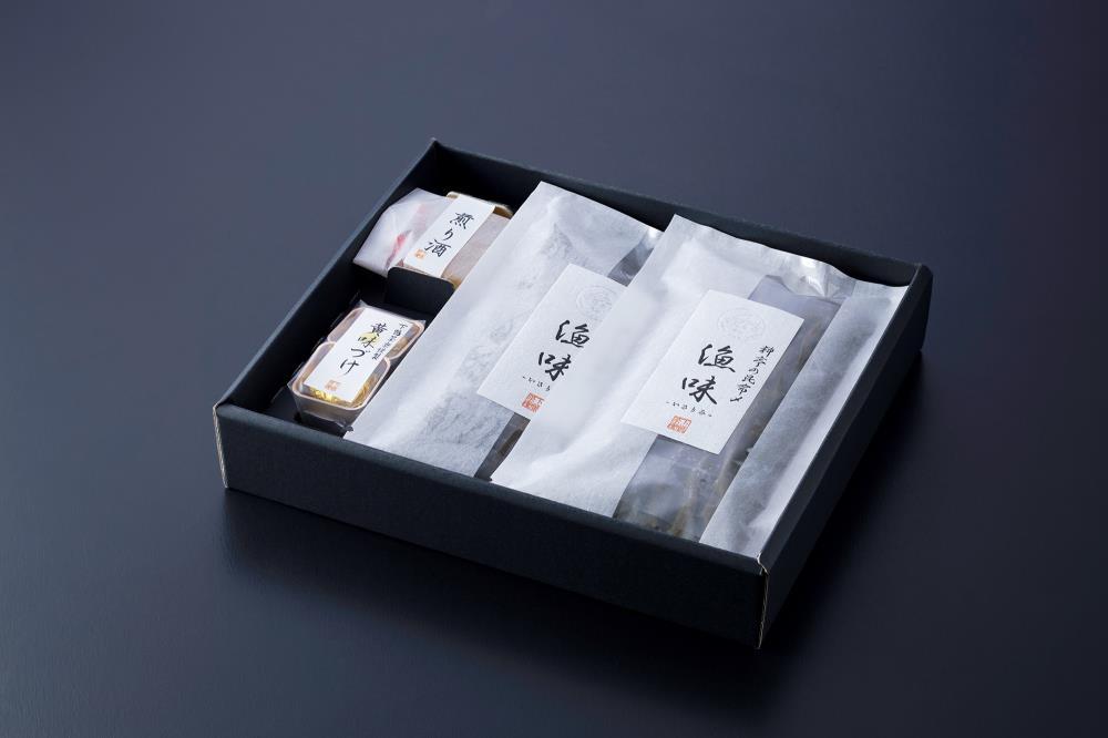 【下鴨茶寮】北海道産真昆布で〆た5種のお刺身「漁味」2人前 | 鯛 サーモン 平目 海老 帆立 の昆布〆を特製黄味づけとお野菜を付け合わせにしてお料理仕立てでお届けします。