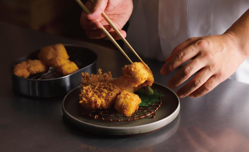 【かつくら】コロッケ詰め合わせ10個(豚そぼろ5個、肉じゃが5個)［ 京都 とんかつ専門店 有名店 コロッケ 人気 おすすめ 肉 豚肉 惣菜 簡単 時短 お取り寄せ 通販 送料無料 ふるさと納税 ］