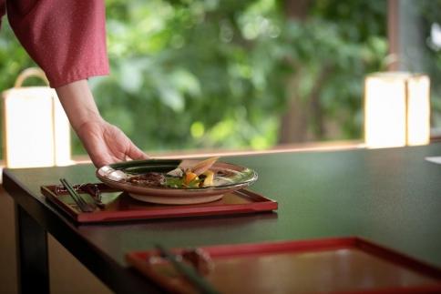 【左近太郎 本店】ペアお食事券 ＜個室席確約＞