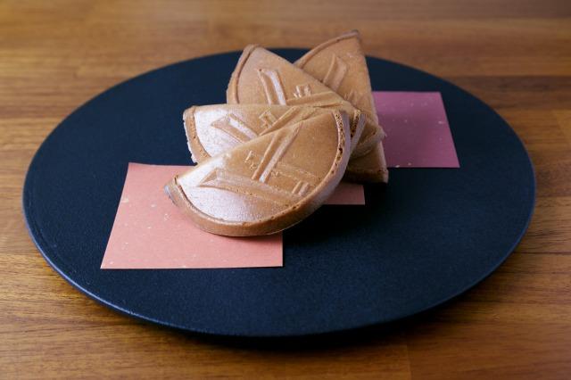 【おせんの 松屋】元祖 稲荷せんべい・自家製玉子せんべい詰め合わせ ［ 京都 伏見稲荷 稲荷 煎餅 きつね きつねせんべい 卵せんべい お土産店 大容量 人気 おすすめ スイーツ 和菓子 たっぷり 大満足 ギフト プレゼント お取り寄せ 通販 送料無料 ふるさと納税 ］