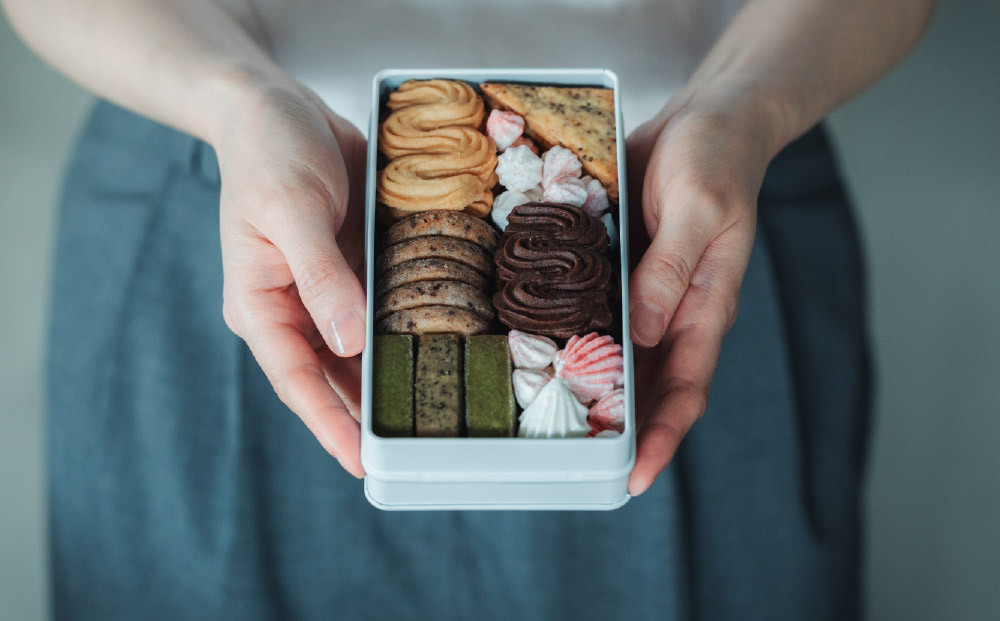 【cafe marble】クマのクッキー缶(7種詰め合わせ) | 京都 人気カフェ 可愛い おしゃれ スイーツ クッキー缶［ カフェマーブル 7種のクッキー缶 かわいい おしゃれ クマさん 人気 おすすめ お菓子 焼き菓子 スイーツ ギフト プレゼント 贈答 手土産 お取り寄せ 通販 送料無料 ふるさと納税 ］