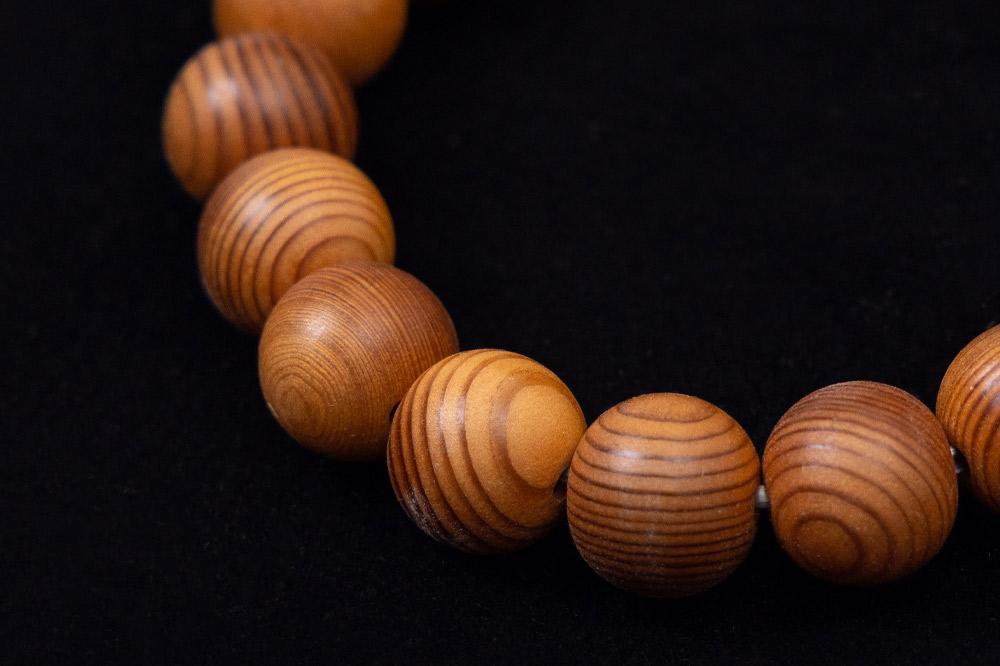 【意匠京念珠板倉】特選念珠ブレスレット腕輪 屋久杉 12mm玉 桐箱&証明書付（京都府伝統産業優秀技術継承）