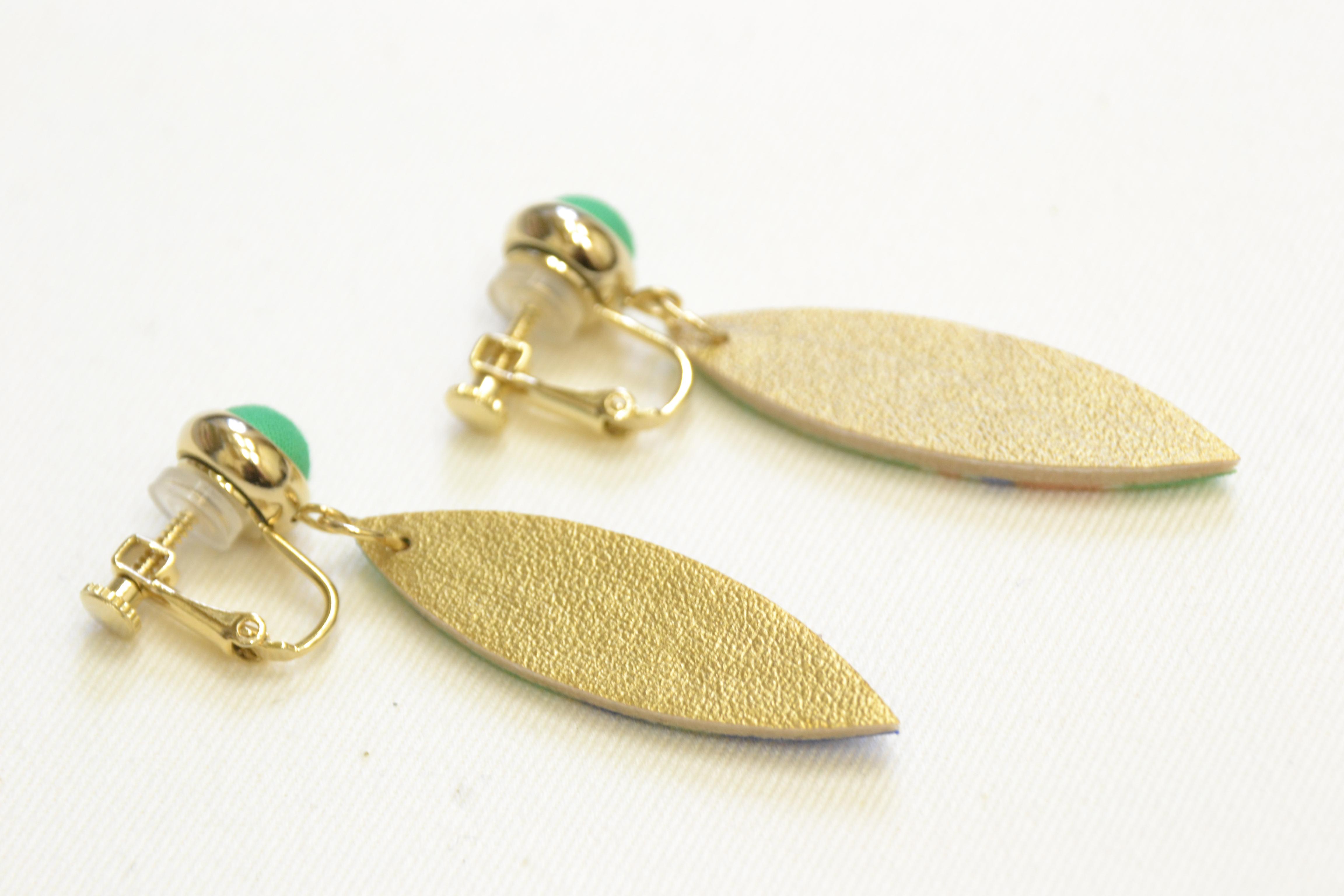 【染工房正茂】手描友禅 ピアス / イヤリング（ファブリックアクセサリー）《孔雀》 