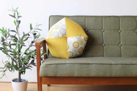 【洛中高岡屋】ラクにくつろげる おじゃみ座布団（木綿・菜の花フローラル）