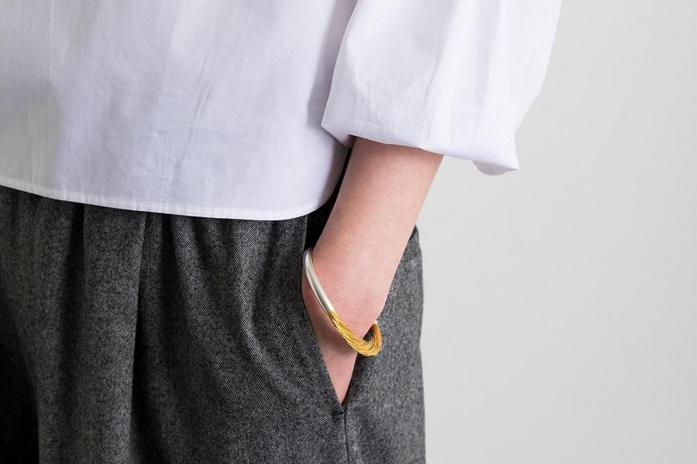 【寺島保太良商店】絲 tabane ブレスレット［ 京都 工芸ブランド 絹素材 手作り 腕飾り 人気 おすすめ アクセサリー 上品 軽やか ギフト お取り寄せ 通販 送料無料 ふるさと納税 ］