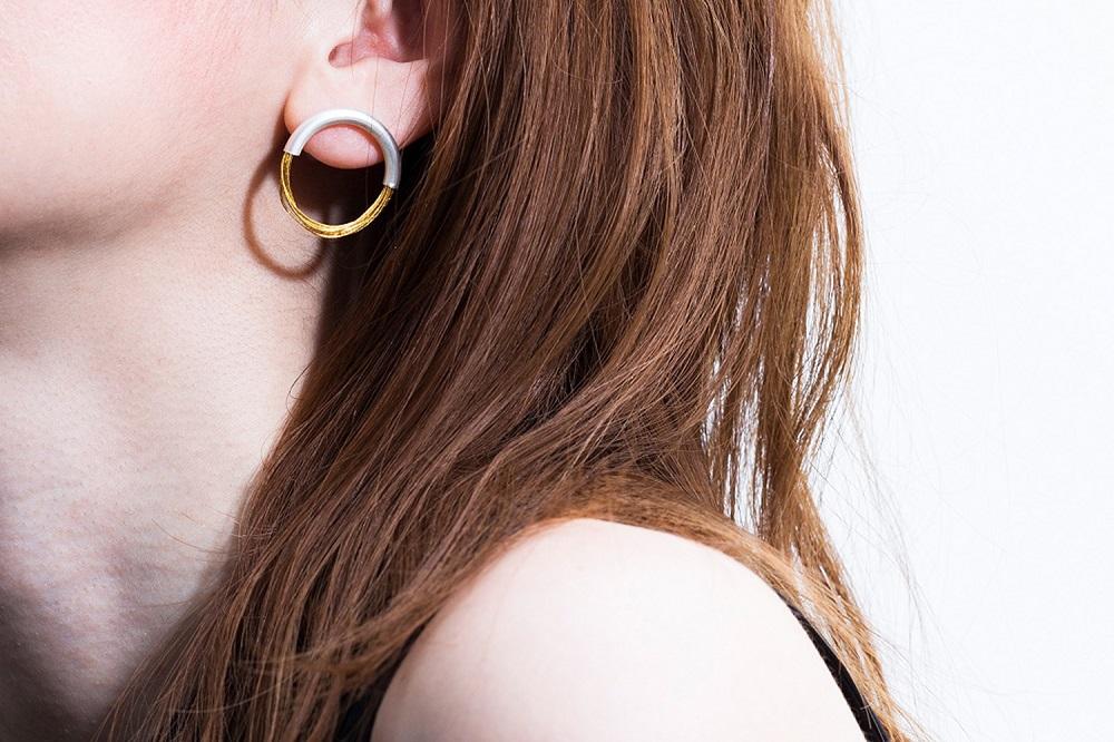 【寺島保太良商店】絲 tabaneピアス［ 京都 工芸ブランド 絹素材 手作り 耳元アクセ 人気 おすすめ アクセサリー 上品 軽量 ギフト お取り寄せ 通販 送料無料 ふるさと納税 ］