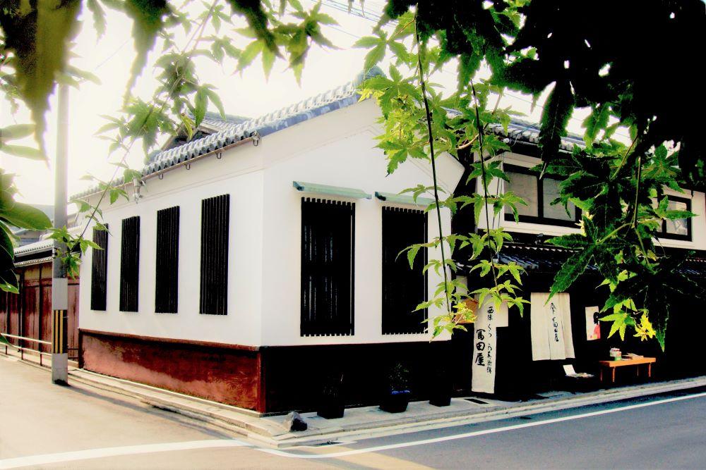 【西陣くらしの美術館 冨田屋】 町家見学・しきたりのお話（45分間）＋伝統弁当プラン